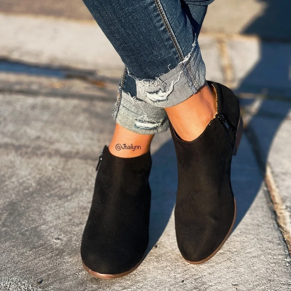 Black micro suede side zipper closure bootie - Picture 4 of 5